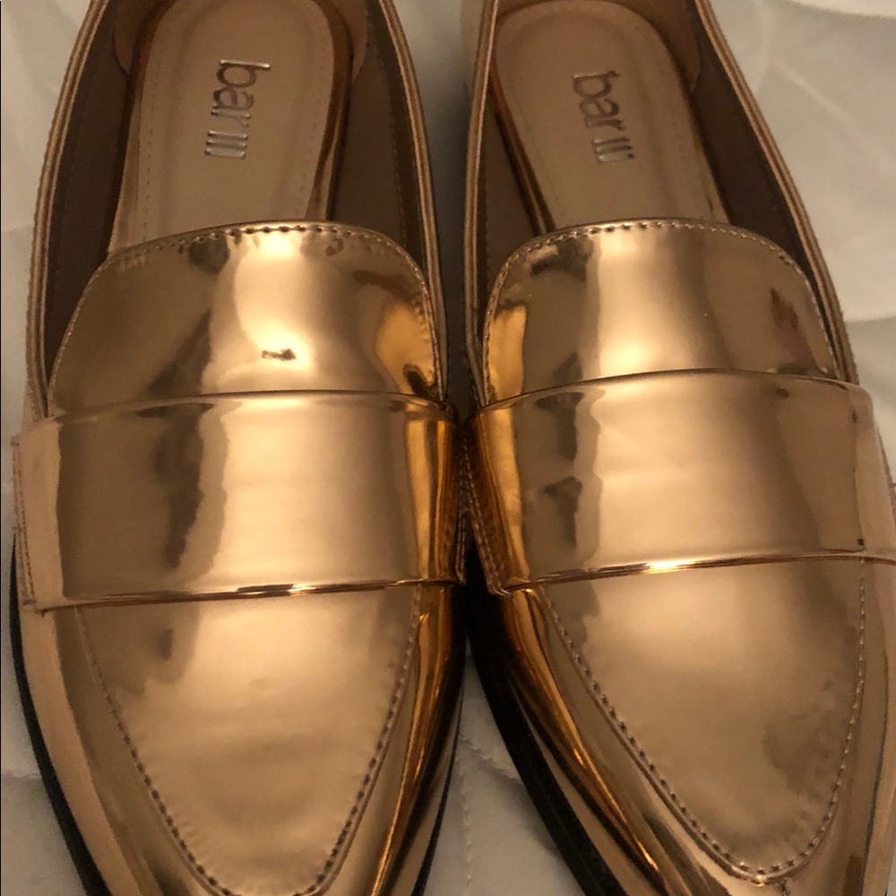Rose gold patent shiny Bar lll comfortable flats.